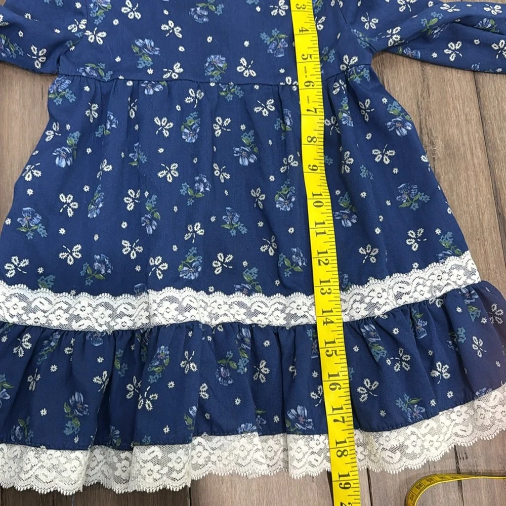 Montgomery Ward‎ vintage dress blue with lace cuffs and trim
